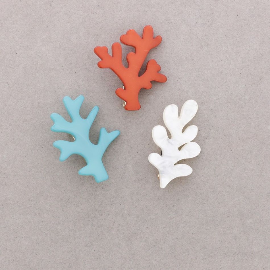 TRIPLE CORAL RESIN BROOCH SET