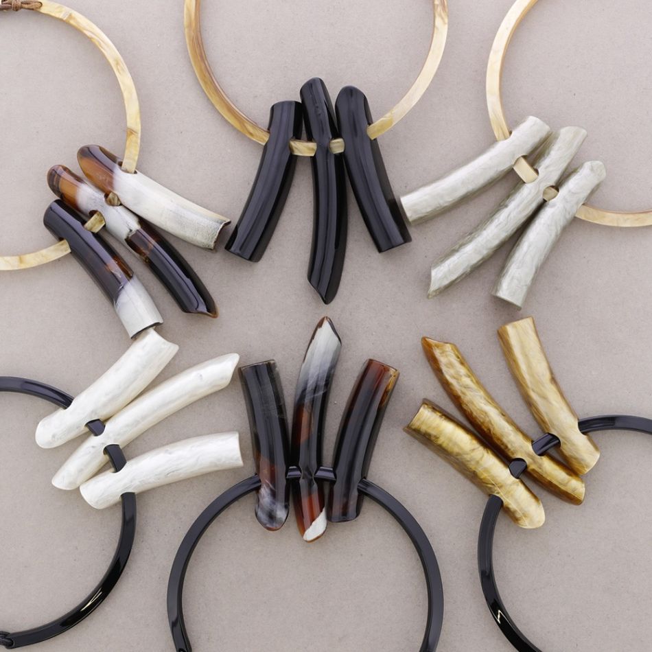 RESIN PENDANT NECKLACE