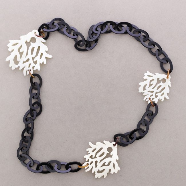 COLLAR LARGO ESLABONES CORALES RESINA