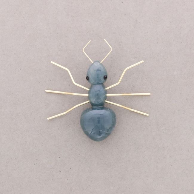 BROCHE HORMIGA METAL RESINA