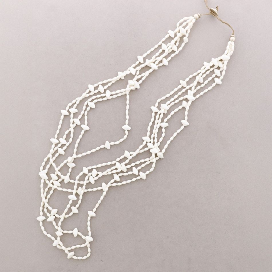 COLLAR LARGO MULTI CUENTAS RESINA