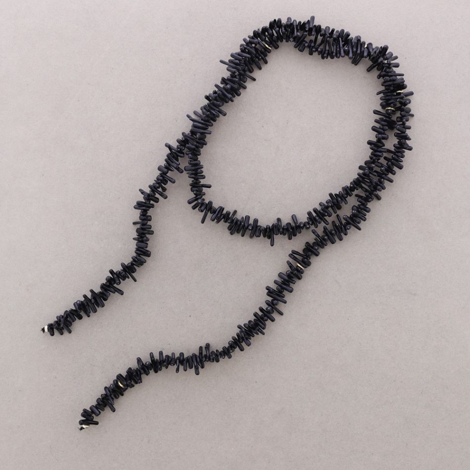 COLLAR LARGO CUENTAS CORALES RESINA