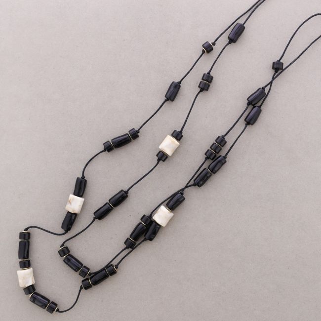 COLLAR LARGO DOBLE CUENTAS RESINA