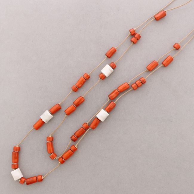 COLLAR LARGO DOBLE CUENTAS RESINA