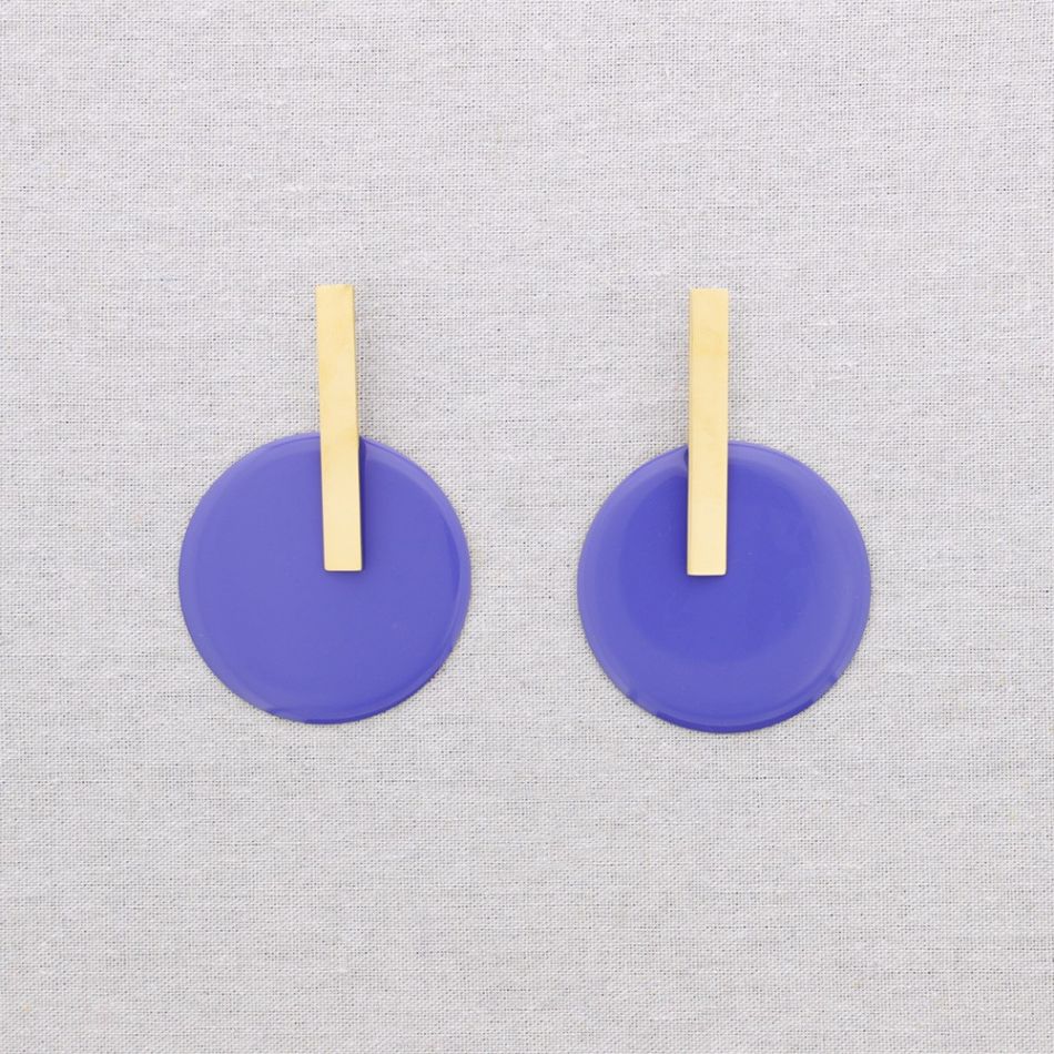 STEEL EARRINGS WITH ENAMEL MEDAL PENDANT