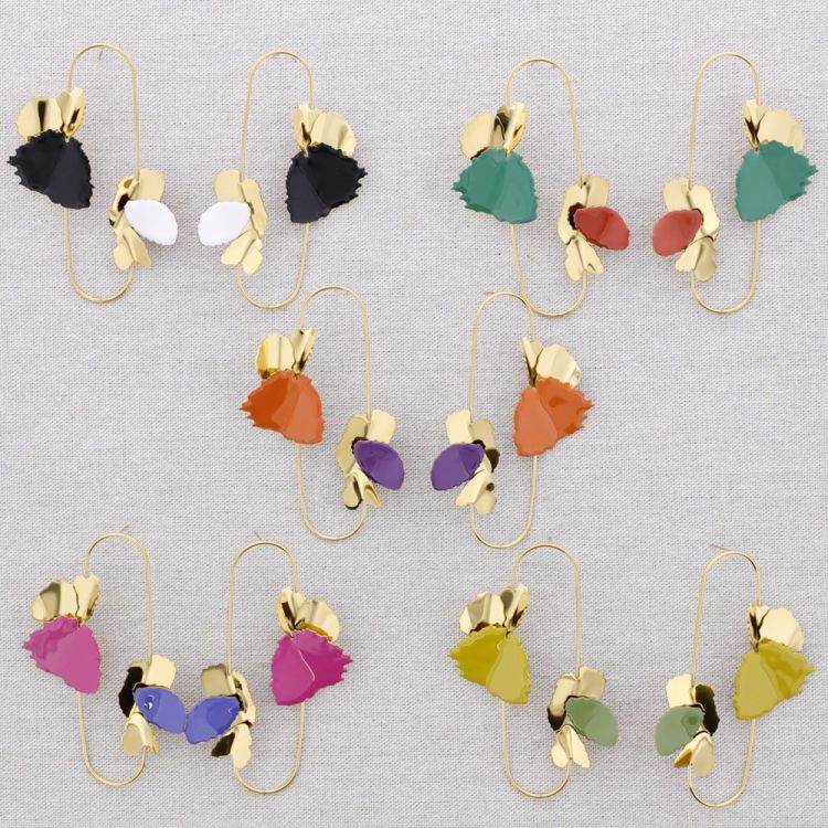 STEEL EARRINGS WITH DOUBLE ENAMEL LEAVES 2