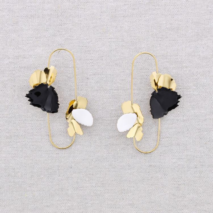 STEEL EARRINGS WITH DOUBLE ENAMEL LEAVES