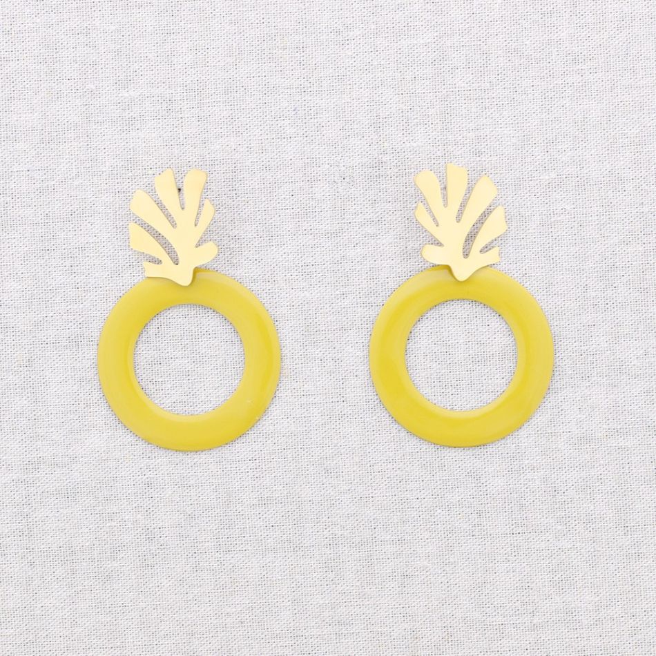 STEEL CORAL EARRINGS WITH ENAMEL RING PENDANT