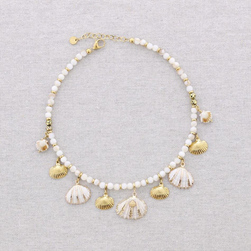 STEEL NECKLACE WITH NACRE BEADS AND SHELL PENDANTS