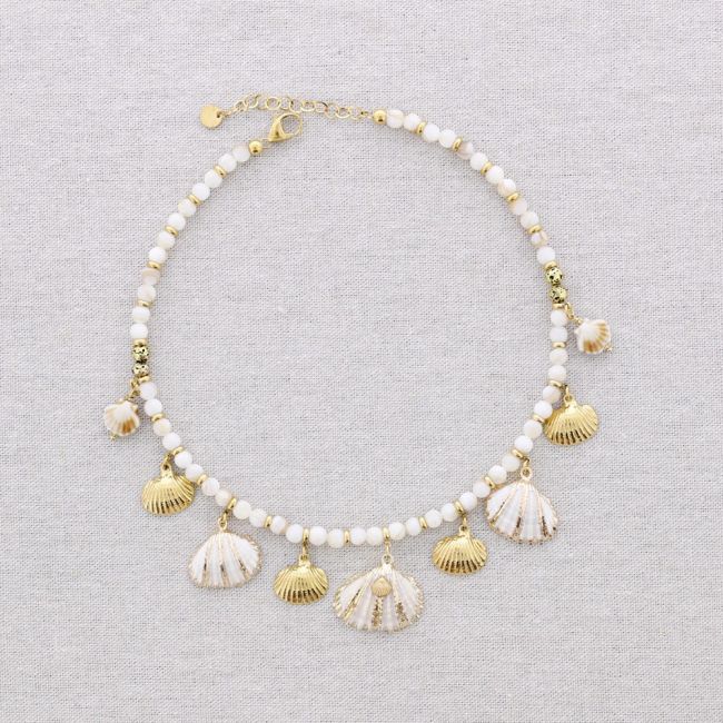 STEEL NECKLACE WITH NACRE BEADS AND SHELL PENDANTS