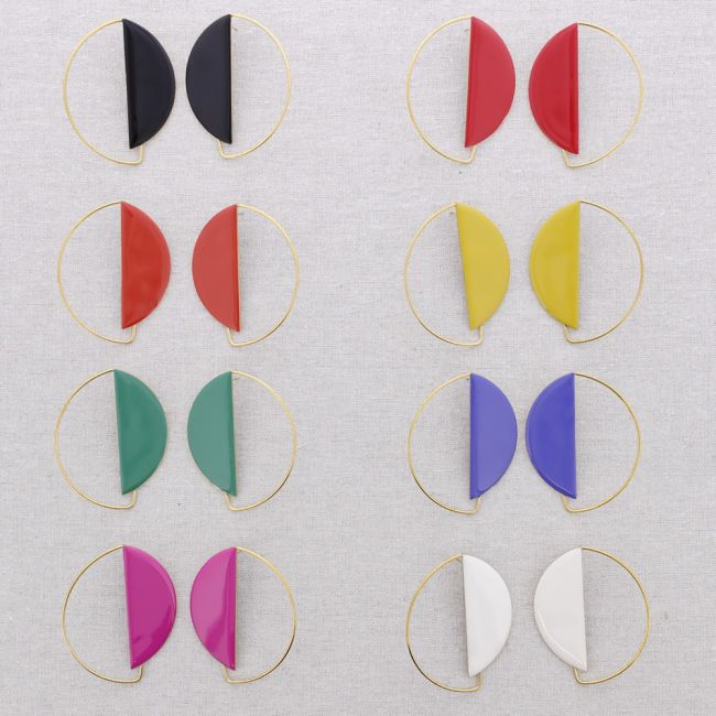 PENDIENTES ACERO FORMA GEOMÉTRICA ESMALTE