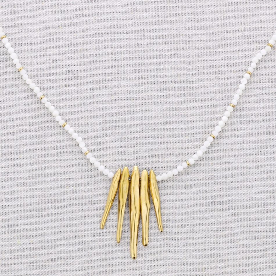 STEEL NECKLACE WITH NACRE BEADS AND PENDANT STRIPS