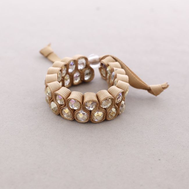 BOW BRACELET WITH FACETED BEADS