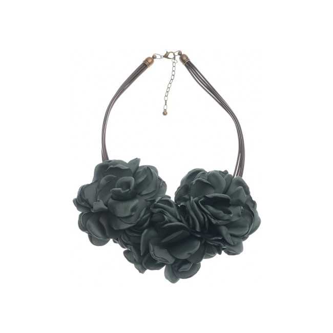 THREE FABRIC FLOWERS SHORT NECKLACE