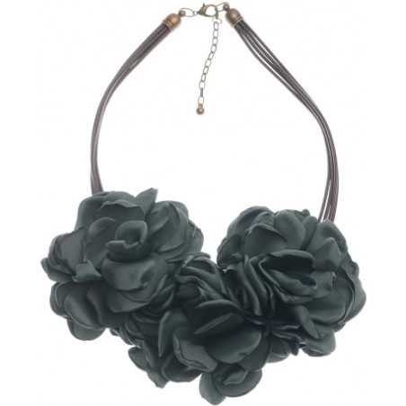 THREE FABRIC FLOWERS SHORT NECKLACE