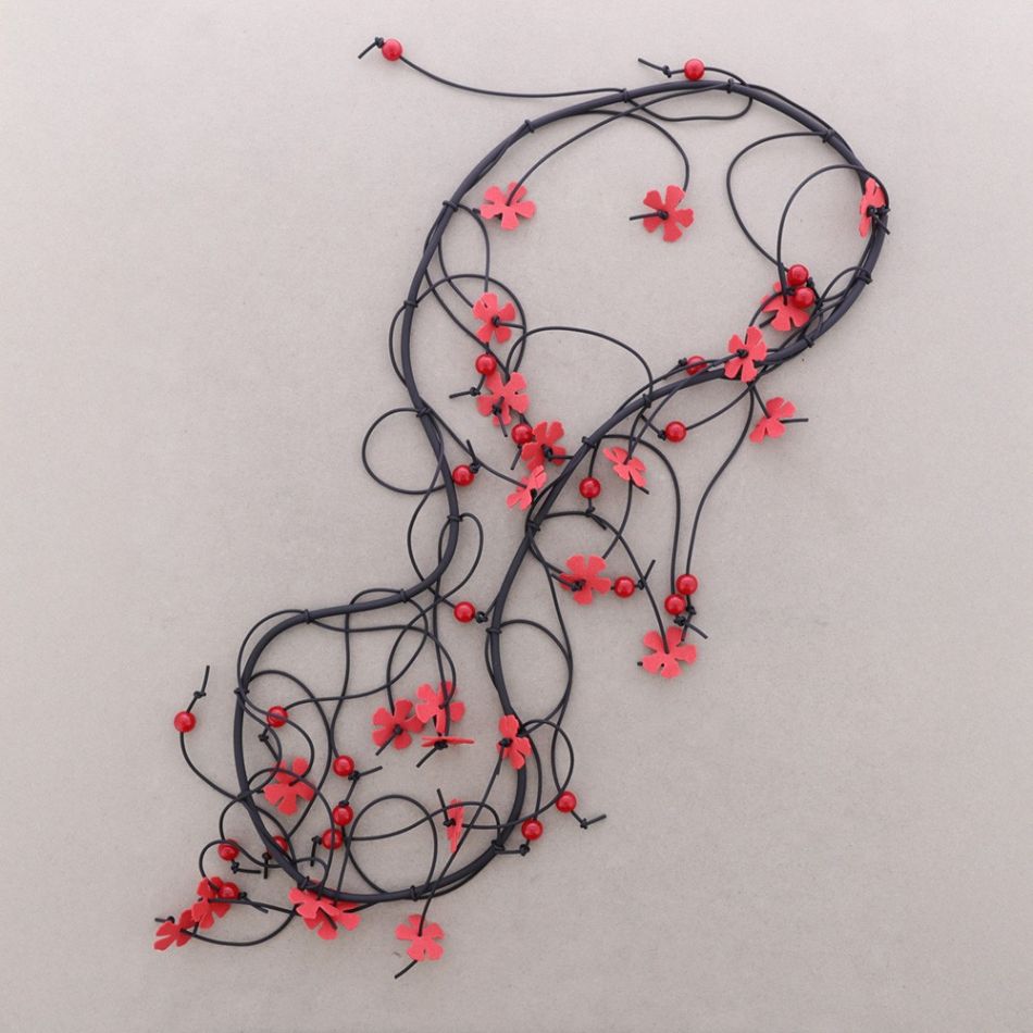 COLLAR LARGO FLECOS CAUCHO FLORES FOAMY