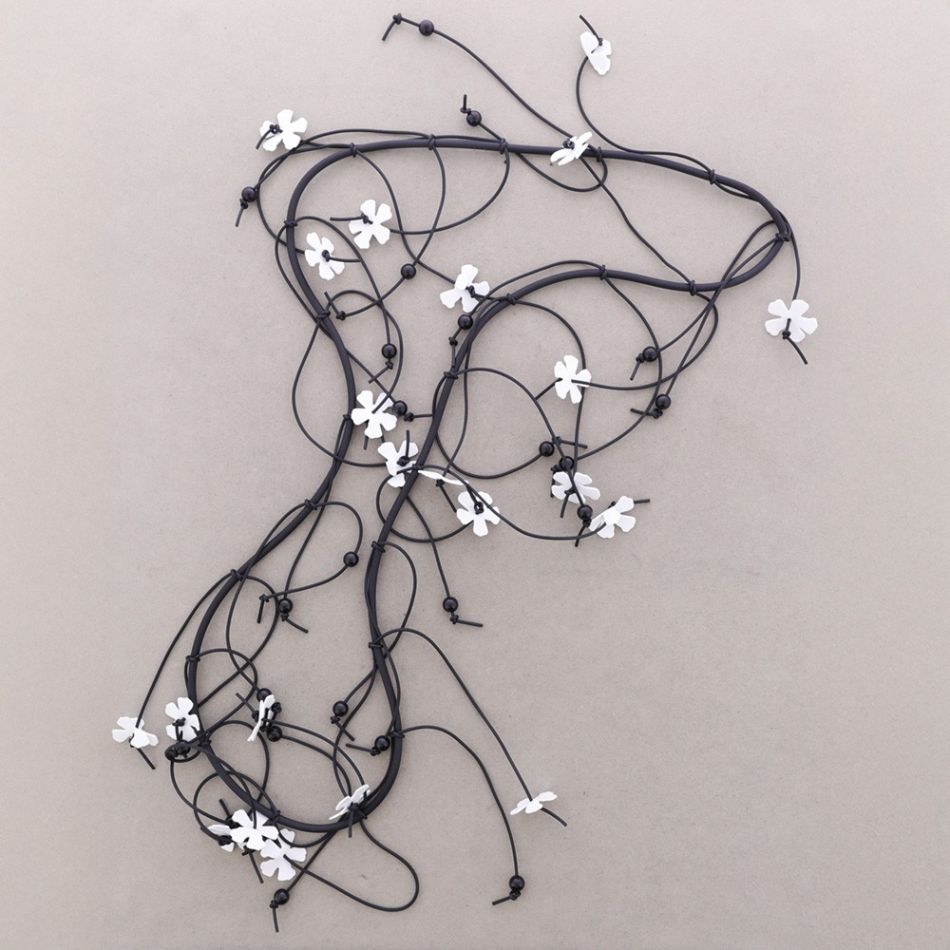 COLLAR LARGO FLECOS CAUCHO FLORES FOAMY
