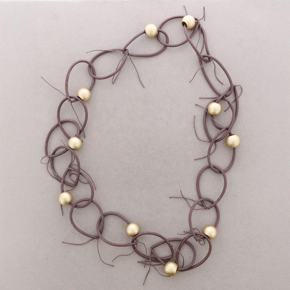 COLLAR LARGO ESLABONES GOMA BOLA RESINA