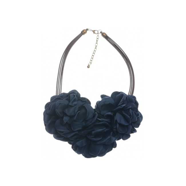 THREE FABRIC FLOWERS SHORT NECKLACE