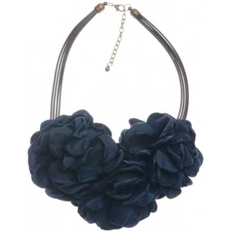 THREE FABRIC FLOWERS SHORT NECKLACE