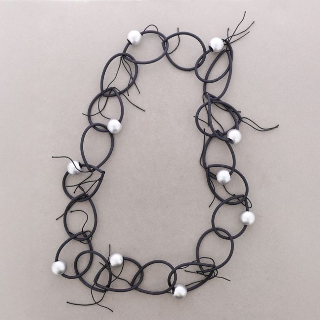 COLLAR LARGO ESLABONES GOMA BOLA RESINA