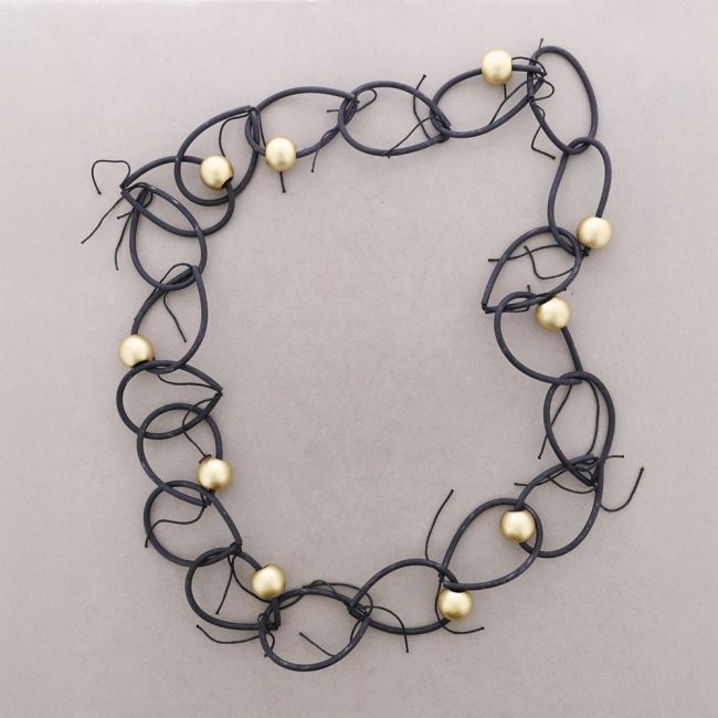 COLLAR LARGO ESLABONES GOMA BOLA RESINA