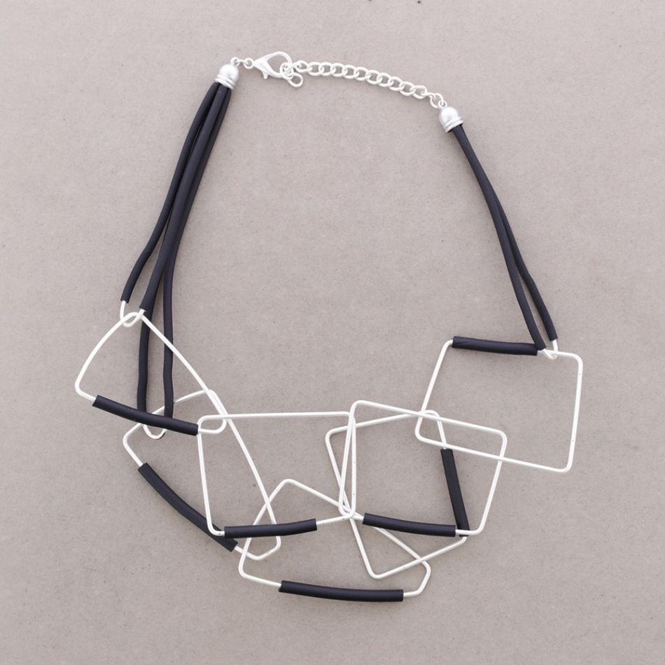 SQUARE LINK NECKLACE WITH METAL AND RUBBER