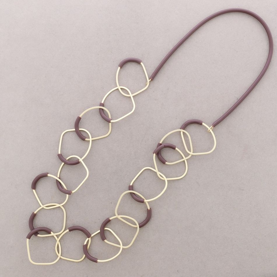 COLLAR LARGO ESLABONES METAL GOMA