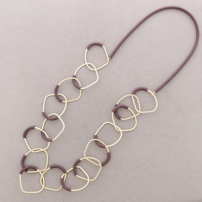 COLLAR LARGO ESLABONES METAL GOMA