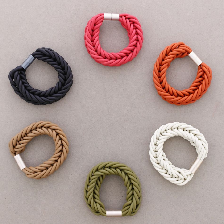 RUBBER BRAIDED MAGNETIC BRACELET