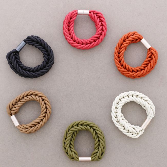 RUBBER BRAIDED MAGNETIC BRACELET