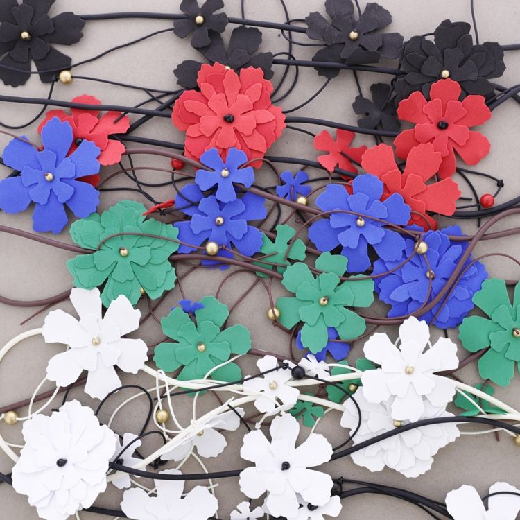 COLLAR LARGO CAUCHO FLORES FOAMY 2