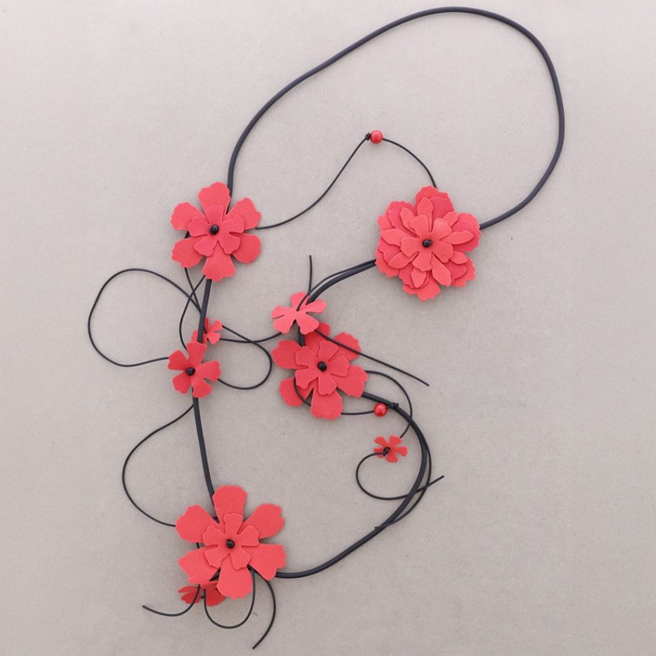 COLLAR LARGO CAUCHO FLORES FOAMY