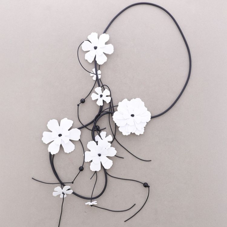 COLLAR LARGO CAUCHO FLORES FOAMY
