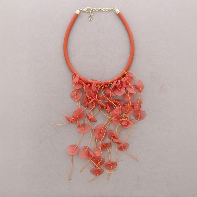 RUBBER FRINGE CHOKER WITH FLOWERS AND FABRIC