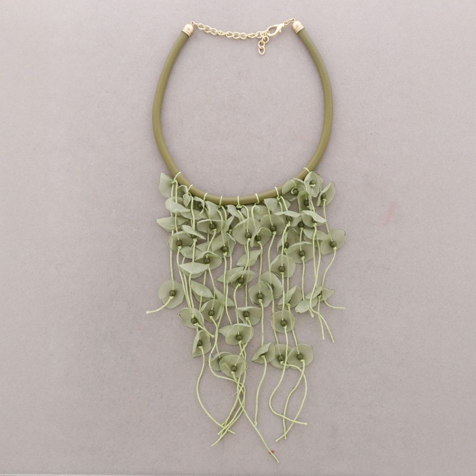 RUBBER FRINGE CHOKER WITH FLOWERS AND FABRIC