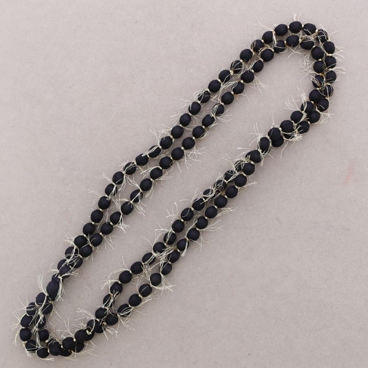 COLLAR LARGO BOLAS FORRADAS FLECOS