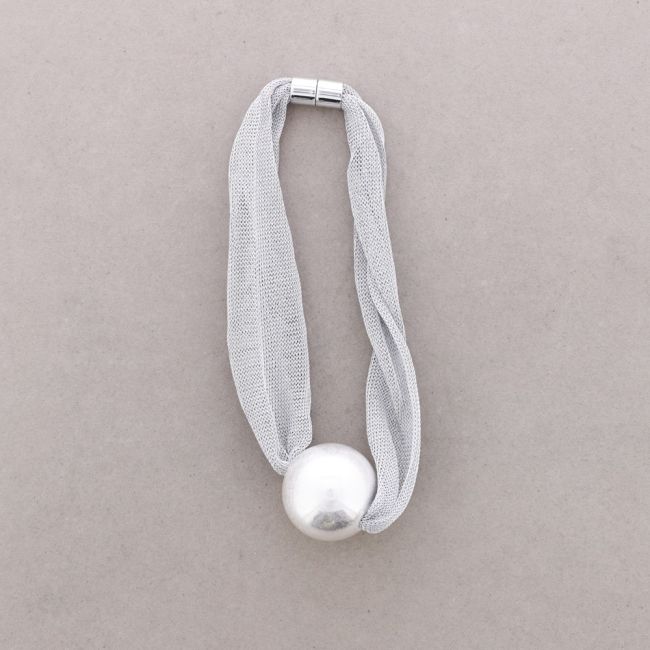 MAGNETIC CHOKER WITH METAL BALL PENDANT