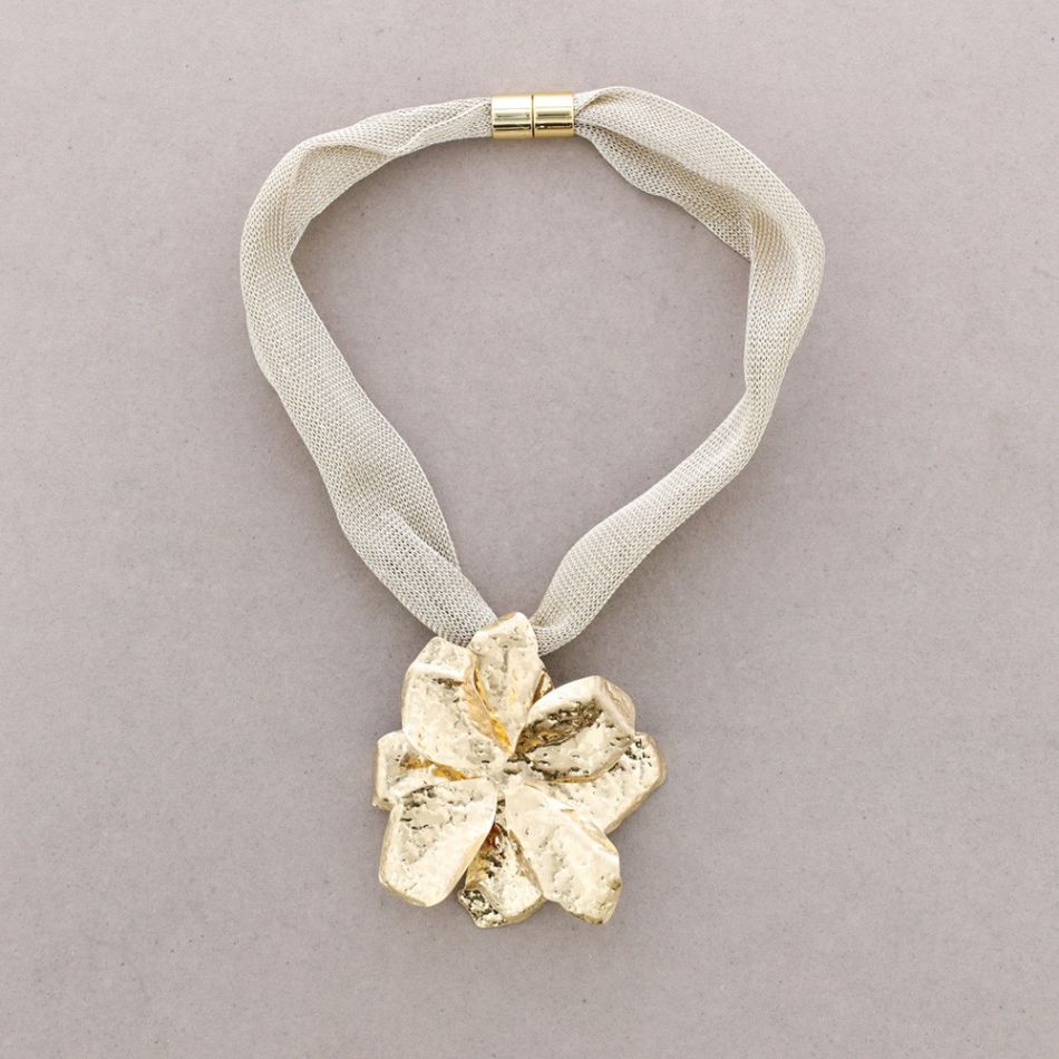 GARGANTILLA IMÁN MALLA COLGANTE FLOR METAL