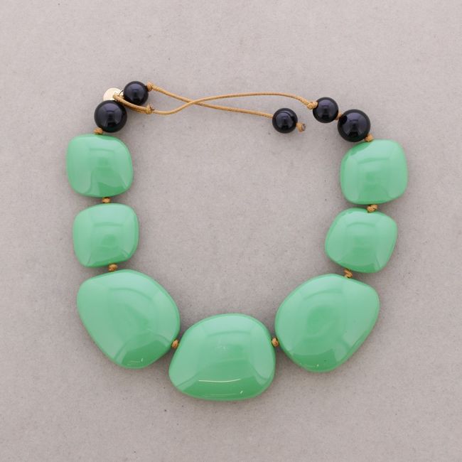 IRREGULAR RESIN BEAD CHOKER