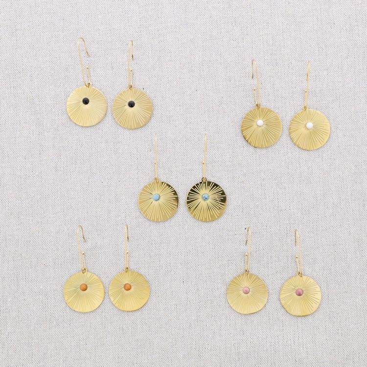 STONE MEDAL PENDANT HOOP STEEL EARRINGS 2