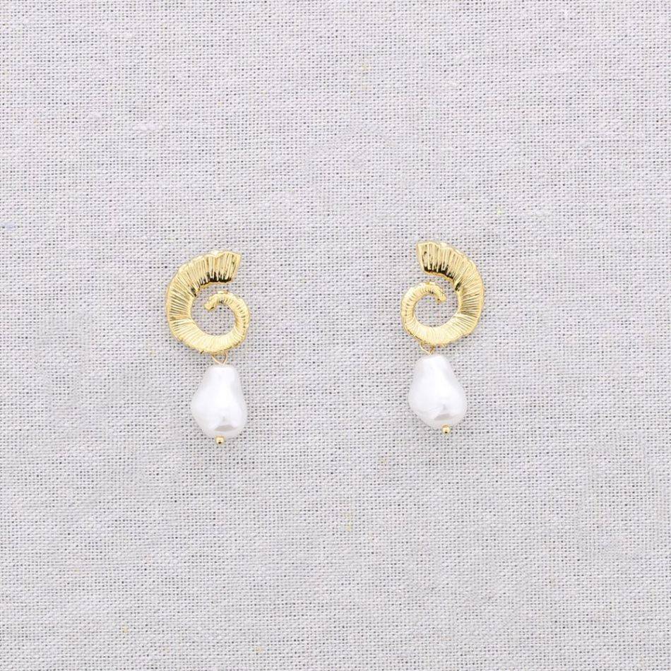 PENDIENTES ACERO CARACOLA COLGANTE IMITACIÓN PERLA