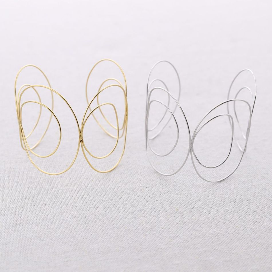 ADJUSTABLE STEEL BRACELET WITH GEOMETRIC SHAPE