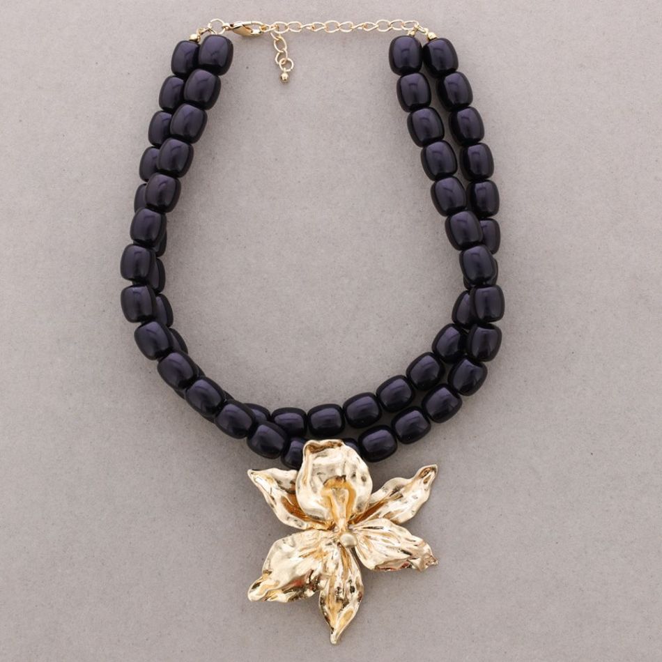 DOUBLE CHOKER WITH RESIN BEADS AND METAL FLOWER PENDANT