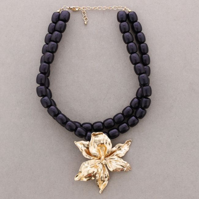 DOUBLE CHOKER WITH RESIN BEADS AND METAL FLOWER PENDANT