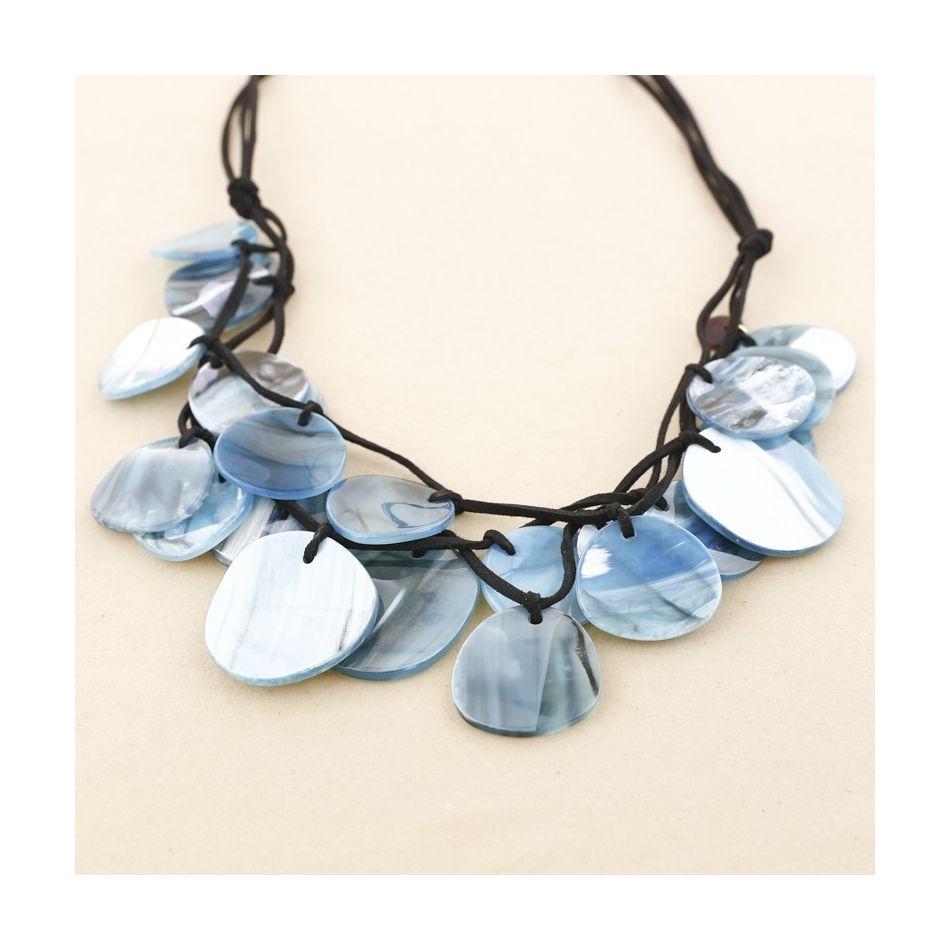 TRIPLE RESIN BEADS SHORT NECKLACE