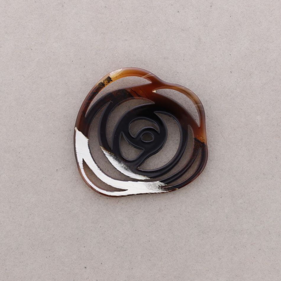 OPENWORK RESIN FLOWER BROOCH