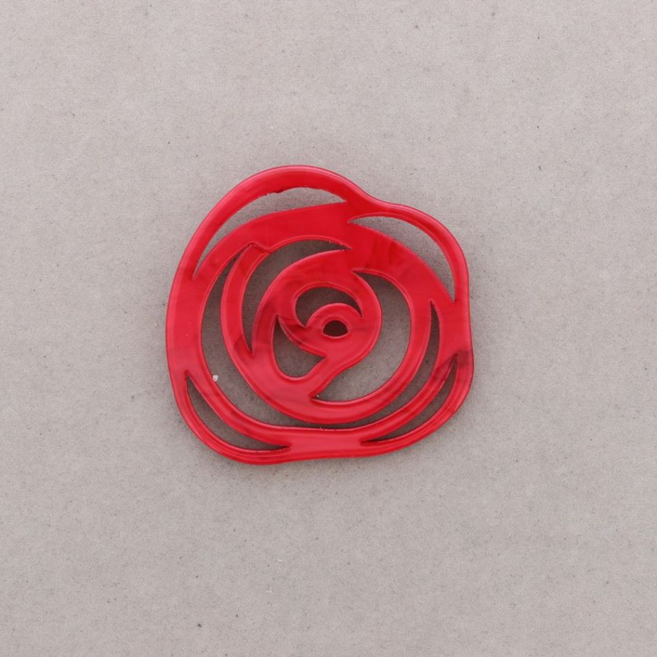 OPENWORK RESIN FLOWER BROOCH