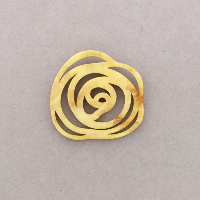 BROCHE RESINA FLOR CALADA