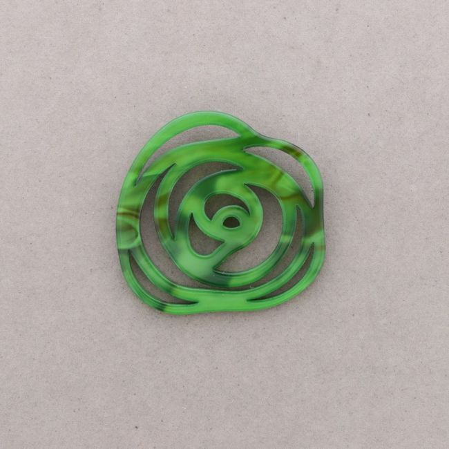 OPENWORK RESIN FLOWER BROOCH